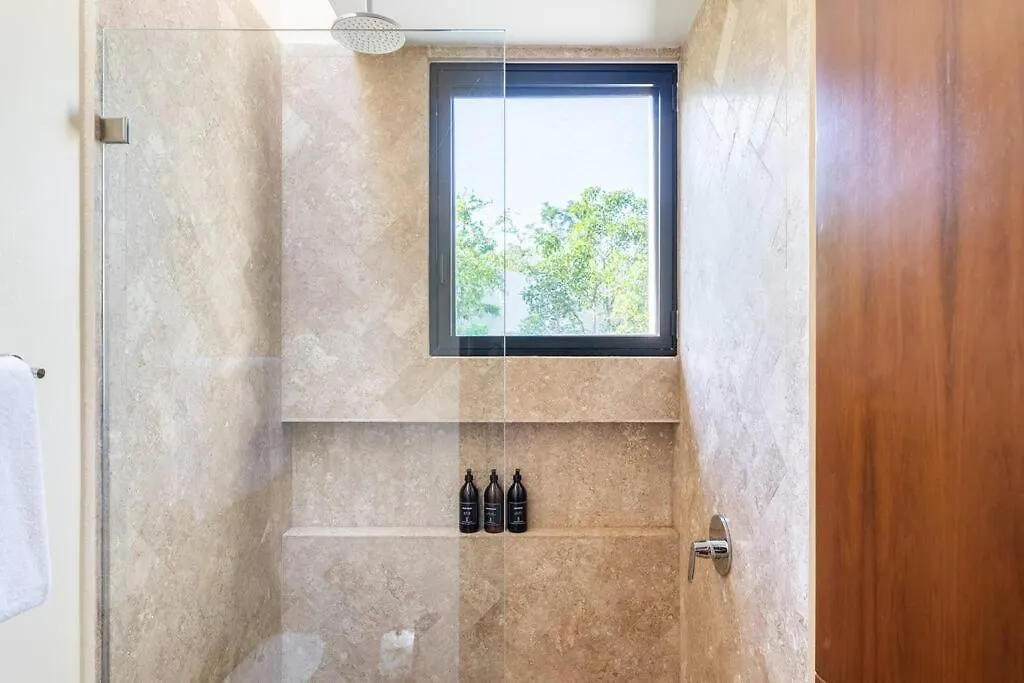 Luxurious Villa At Exclusive Gated Community La Privada Aldea Zama, 5 Bedroom Private Pool & Concierge Service Tulum
