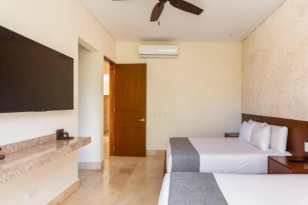 Luxurious Villa At Exclusive Gated Community La Privada Aldea Zama, 5 Bedroom Private Pool & Concierge Service Tulum