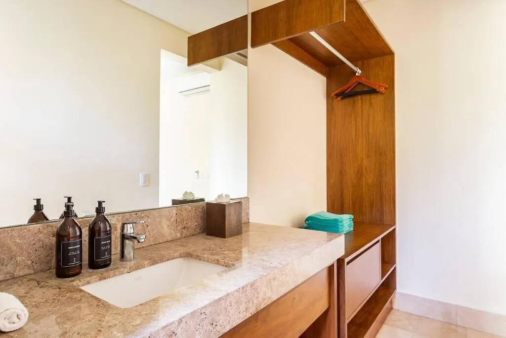 Luxurious Villa At Exclusive Gated Community La Privada Aldea Zama, 5 Bedroom Private Pool & Concierge Service Tulum Mexiko